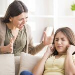 5 Phrases Mothers Say To Their Daughters Which Can Destroy Their Self-Esteem
