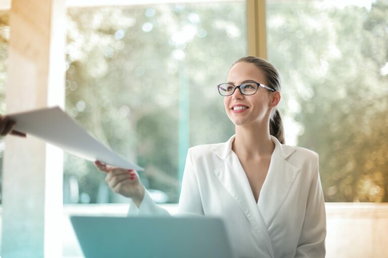 Body Language Habits To Be More Confident